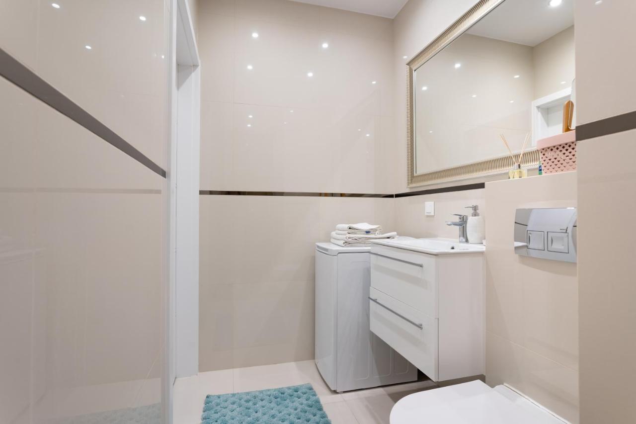 Apartamenty Prohibicja กดัญสก์ ภายนอก รูปภาพ
